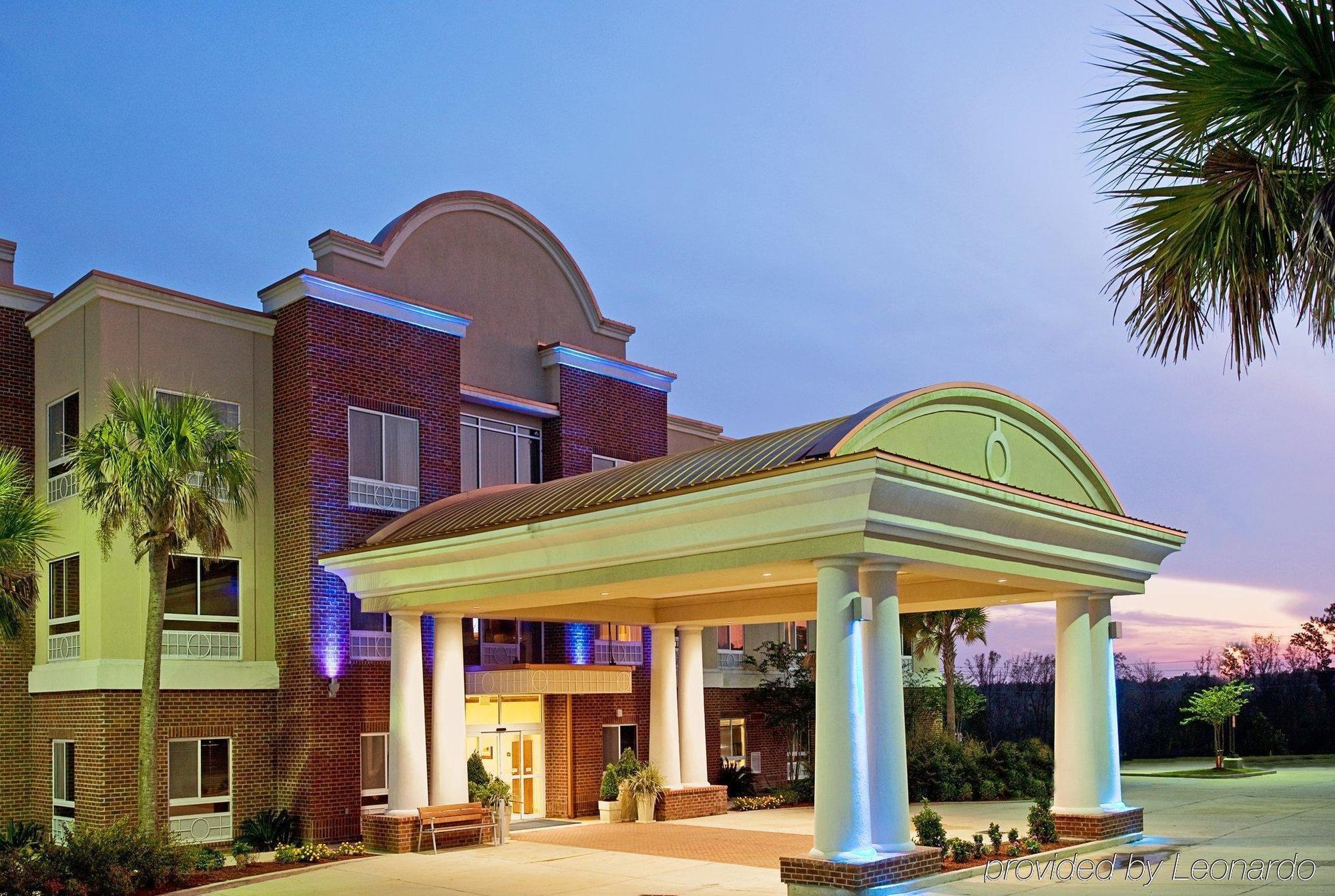 Holiday Inn Express Hotel & Suites Lucedale By Ihg Екстер'єр фото
